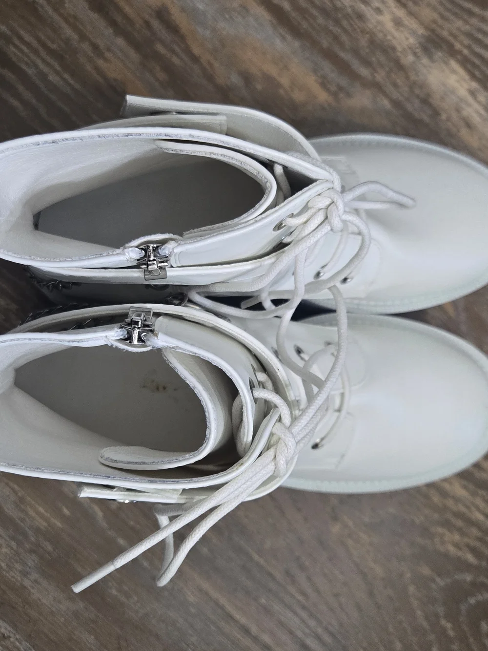 White Chunky Platform Combat Boots Silver Chain Detail Women’s Size 8